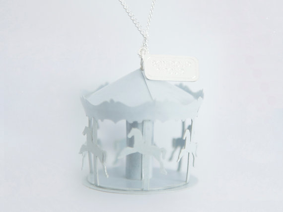 carousel-necklace