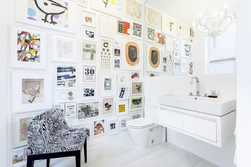 bathroom-galler-wall-white