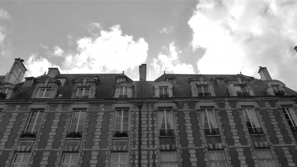 White-Cabana-Place-des-vosges-Paris-5