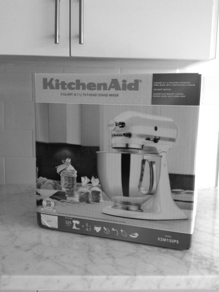 White-Cabana-KitchenAid-stand-mixer-1