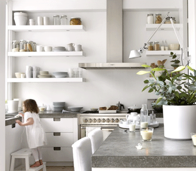 How to have open shelving in your kitchen (without daily staging