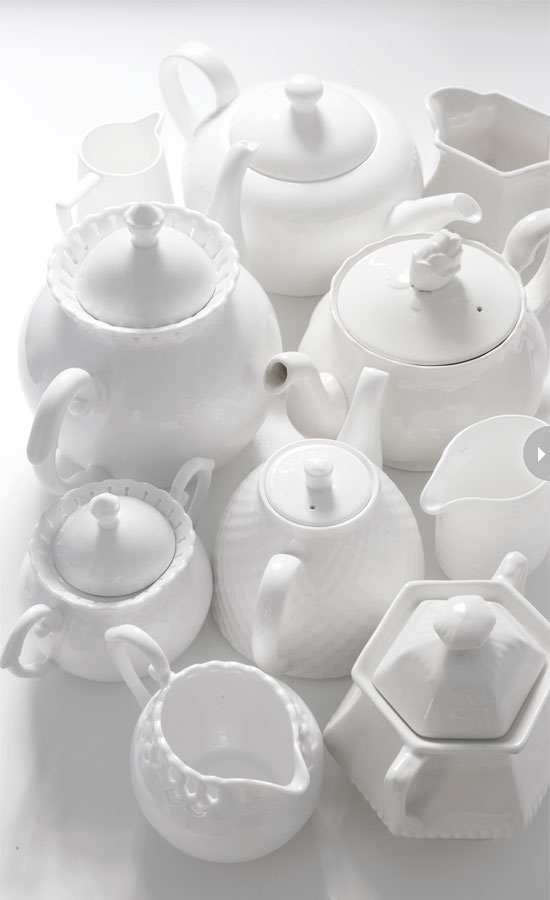 kitchen-whites-teapots