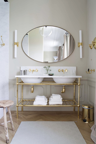 white-bathroom-gold accents