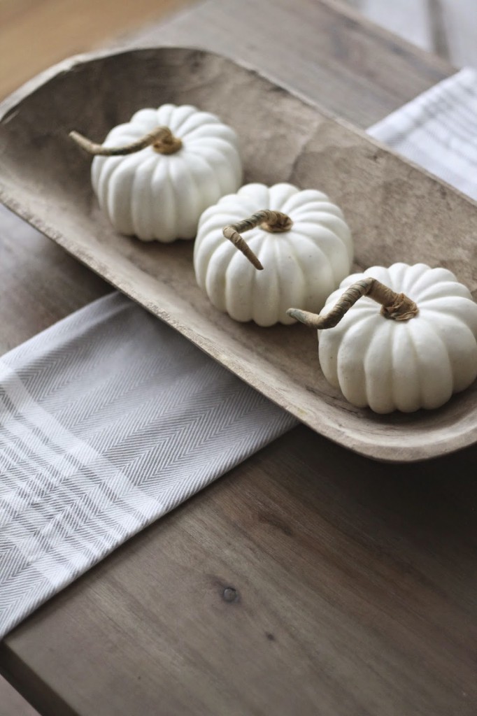 White-pumpkin-centrepiece