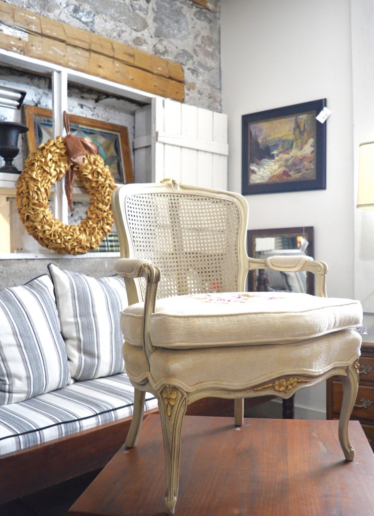 White-Cabana-Chair-Table-Lamp-7