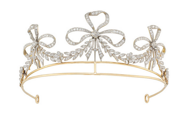 Bailey-Banks-Bittle-diamond-tiara