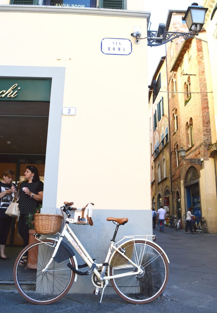 White-Cabana-Lucca-Italy-Bike