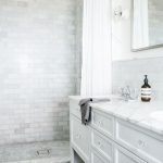 Design: White Bathrooms