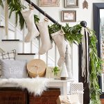 Christmas: Decorating with Garlands